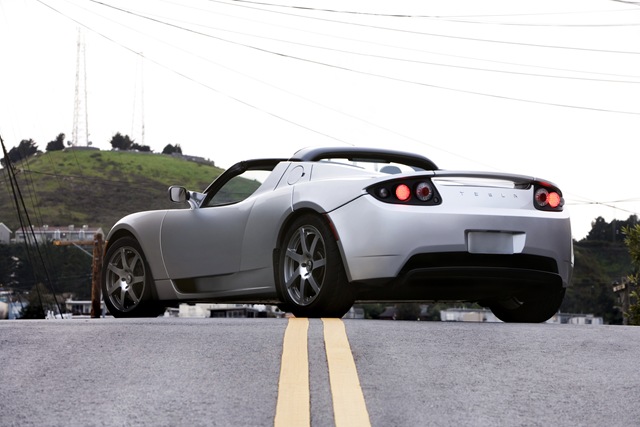 Спортивный электромобиль Tesla Roadster